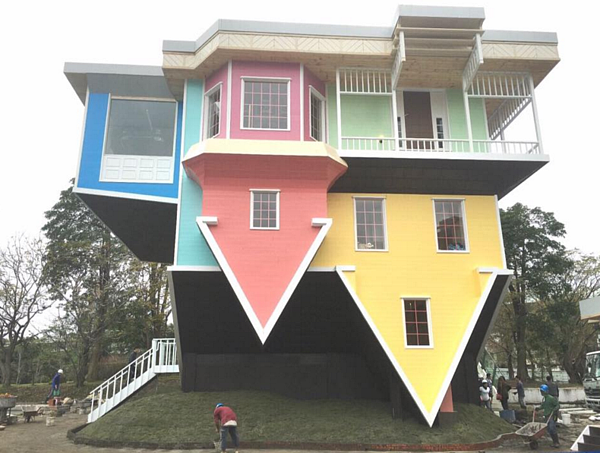 華山顛倒屋。(圖/時藝多媒體提供)