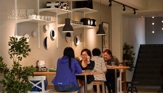 Relax time=100+0元還有找　喝杯咖啡配家具吧!