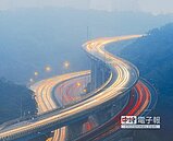 國道車流量　今上看230萬輛