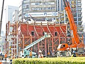 遭忠孝橋遮掩39年　古蹟北門重新亮相