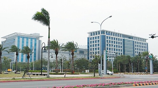 台積電南科廠受震災影響,經連日搶修後,將於13日全面恢復正常運作。 本報資料照片