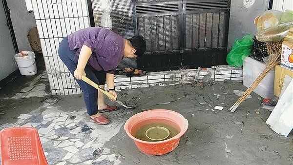 南台灣強震震出土壤液化問題,經濟部3月將公布土壤液化潛勢區。 記者謝進盛/攝影