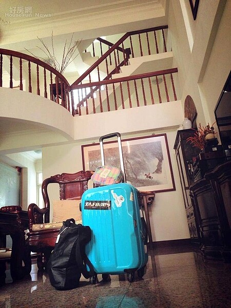 3. 菲奈龜山老家為6層樓透天別墅,不含停車位總坪數約90坪。