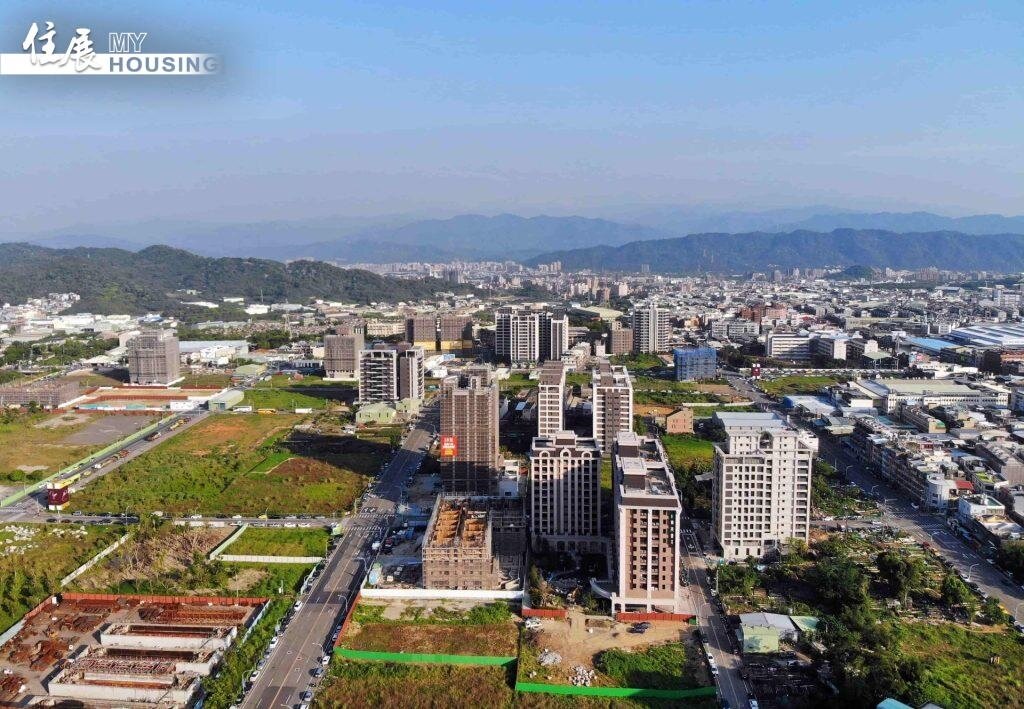 鳳鳴重劃區新成屋供給充足、屋況新穎，加上未來交通建設利多，吸引重視通勤便利的租客關注。