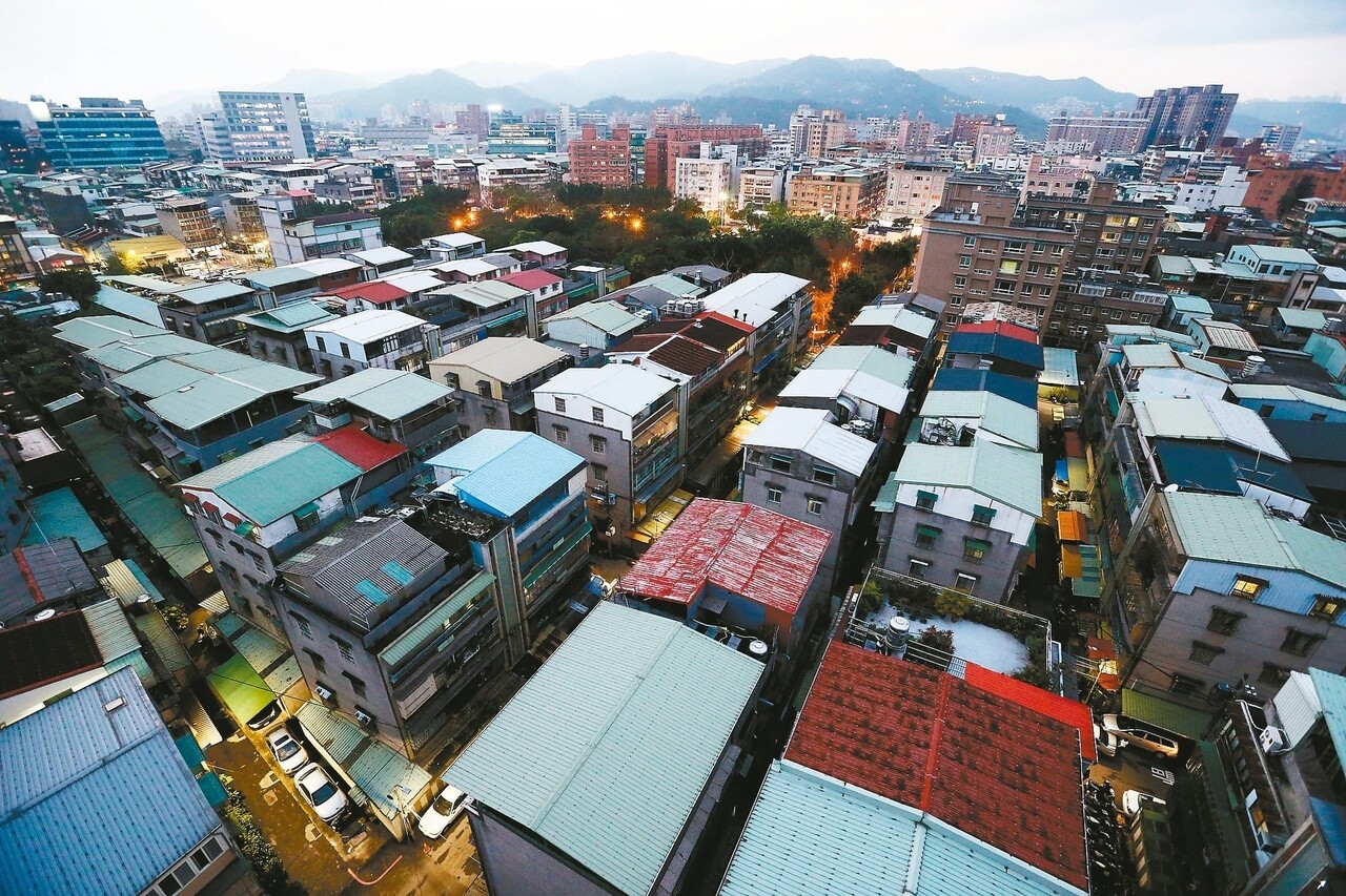 三月起,八十六年五月一日前的老屋可向地方政府申請全額補助健檢,每件補助八千元,優先受理南部民眾申請。 記者王騰毅/攝影