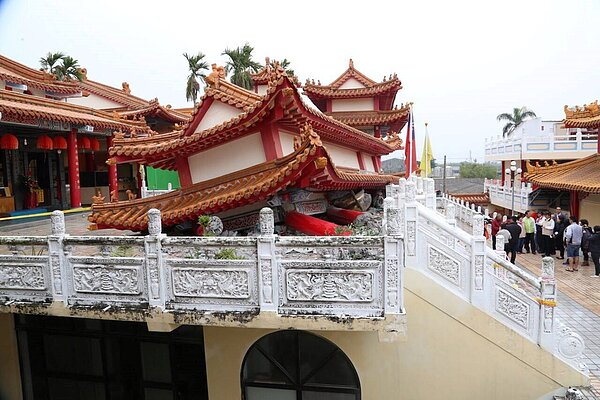 206地震,關廟慈惠堂倒塌(賴清德臉書)