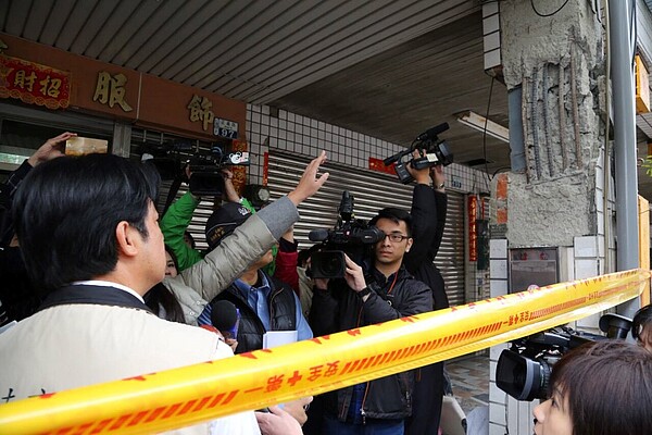 206地震,梁柱暴露。(賴清德臉書)