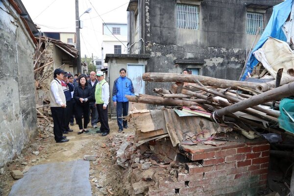 206地震，台南民宅倒塌。(賴清德臉書)