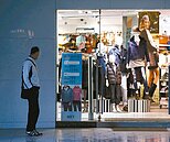 寄望新政府　首重就業與加薪