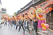 慶元宵　9條「孩子龍」鬧頭城