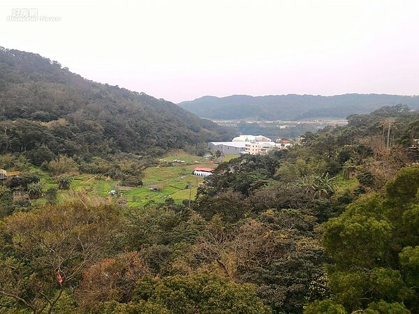 梅雨峰面接連在南投縣帶來大雨,霧社往廬山的路段,路基下陷、擋土牆龜裂。(示意圖/好房網News記者陳韋帆/攝影)