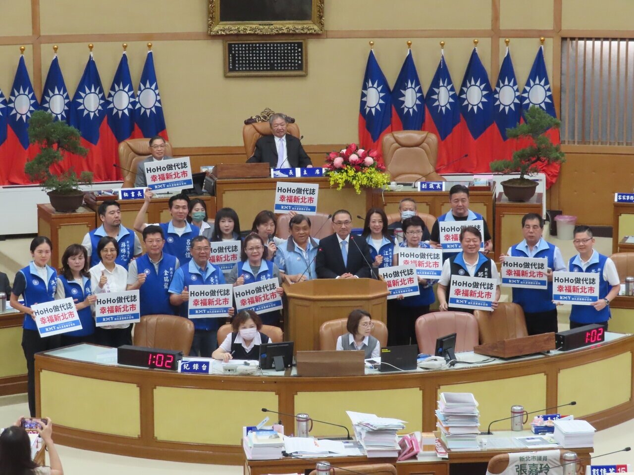新北市議會國民黨團今天總質詢，侯友宜也釋出5大利多政策。記者葉德正／攝影 