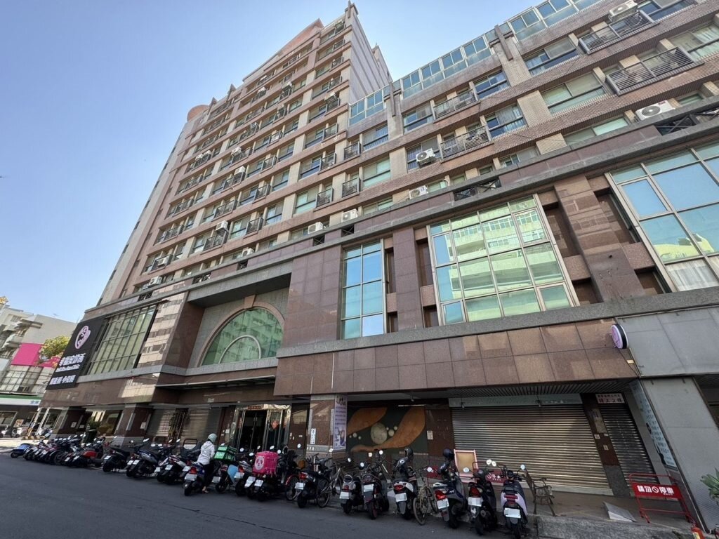 比較七都近一年千萬元內的住宅交易狀況，台南市千萬住宅交易占比高達74.7%，為七都中最高。圖／永慶房屋