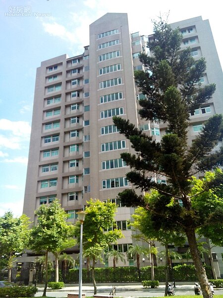 帝景水花園聚集許多政商名流,是當地指標豪宅社區。(好房網資料中心)