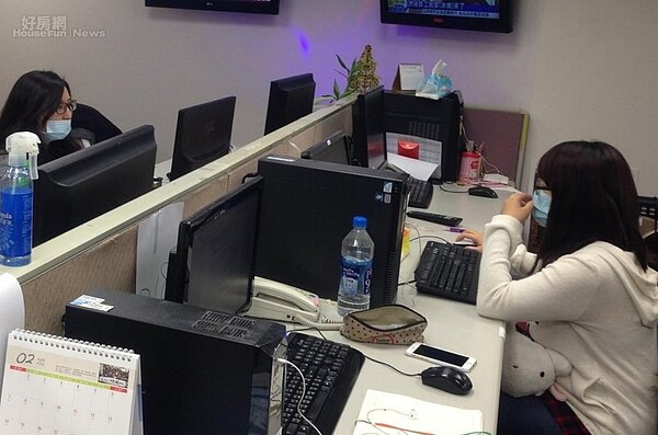 衛福部疾管署昨天提前公布流感疫情監測資料,上周急診類流感就診達2萬1584人次,創下近5年來同期新高。(資料中心)