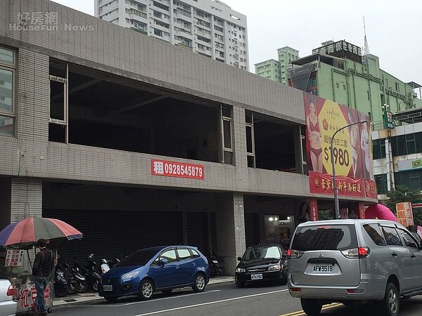 高雄左營明誠路商圈,出租空屋 (好房網News記者林美欣攝影)