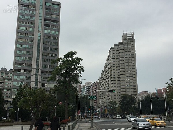 高雄住宅市場加溫，刺激大型建商紛紛將旅館轉型開發為住宅（好房網News記者林美欣攝影）