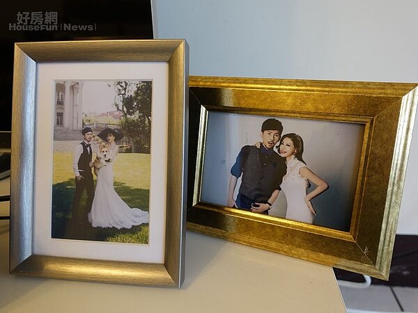 4.Tim哥和老婆甜蜜婚紗照，用來佈置電視櫃。
