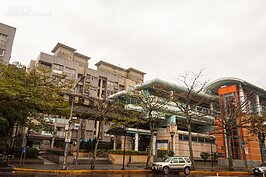 96年取得使用執照，萬芳站的規畫為21-36坪，一般家庭適合入住。