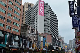 捷運七張站周邊街景