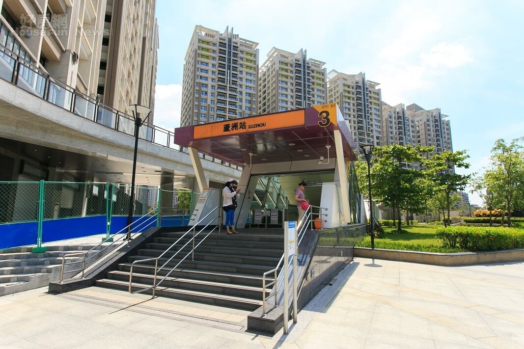 捷運蘆洲站。(好房網News記者 張聖奕/攝影)