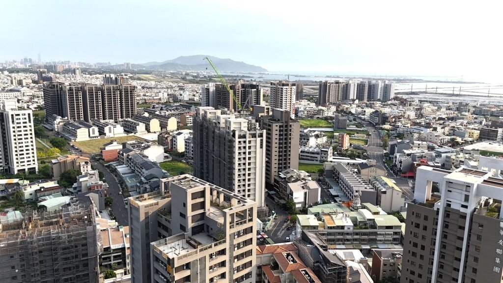 台中、高雄兩都過去預售推案量大、交易熱絡，隨著買氣降溫，今年第一季預售交易量出現明顯減幅。圖／永慶房屋
