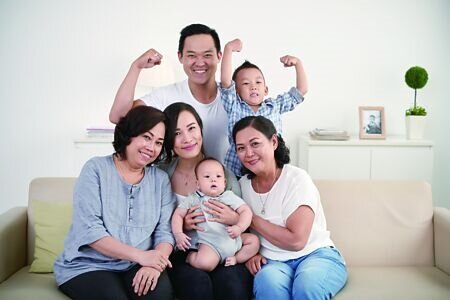 
總統賴清德27日公布人口政策新戰略，提出居住減壓，擴大減稅優惠，要讓三明治世代族群減輕育兒及家庭照顧負擔。圖∕magnific
