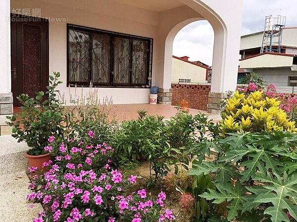 3. 保留寬敞的前廊、小花園。