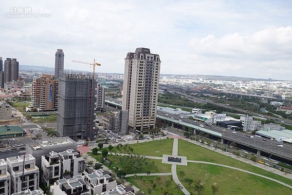 台中建案久樘香坡擁有遼闊的視野景觀。(好房網News記者蔡佩蓉攝影)