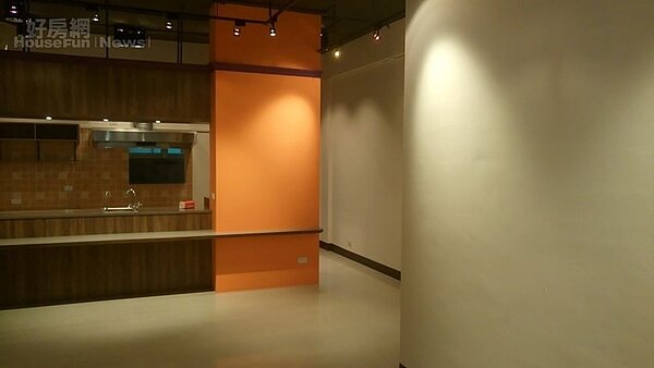 11.裝潢完成的餐廳空間,很符合夫妻倆的期待。