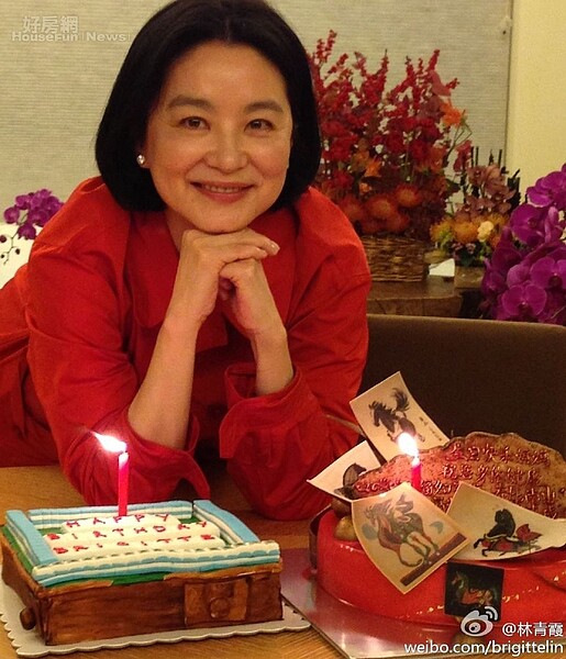 7.林青霞雖然婚後淡出演藝圈,但風韻依舊不減當年。(翻攝自林青霞微博)
