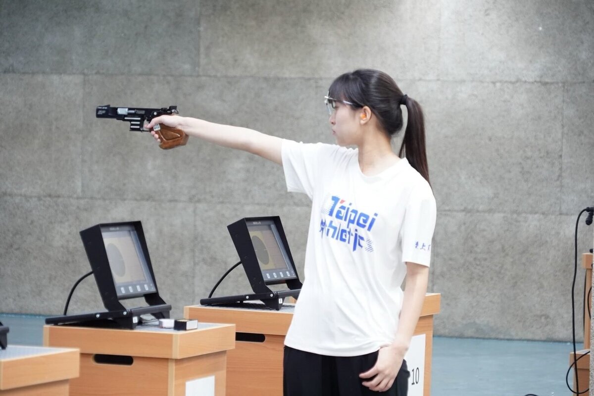 新生特色運動館以射擊為核心特色，設置全國少見的25公尺低鉛火藥槍射擊場。圖／台北市政府提供