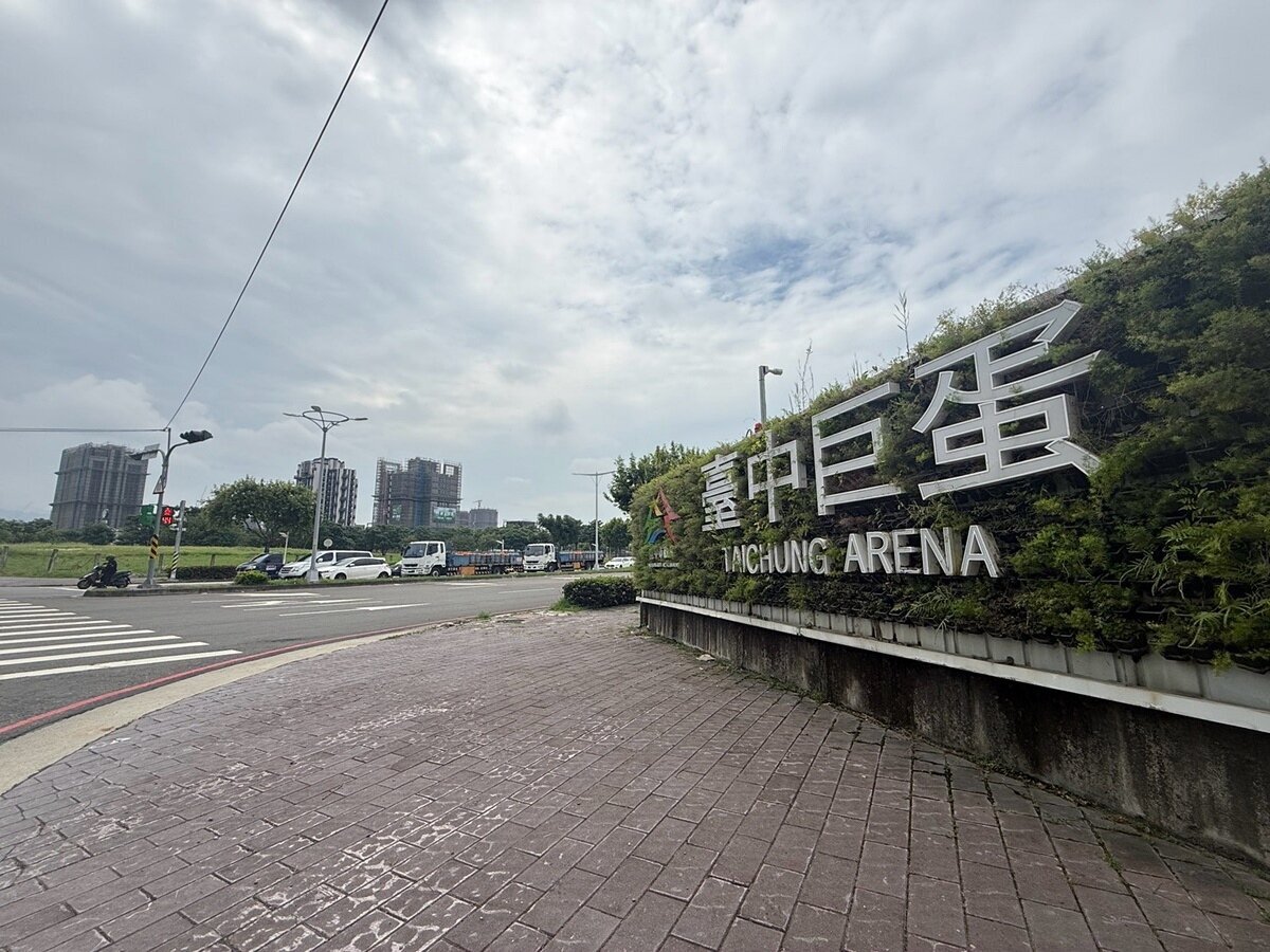 台中市人口持續成長、車潮增加，交通壅塞也影響居住品質，而「近而不擾」的地段逐漸成為兼具自住與保值潛力的住宅街廓。圖／好房網News記者林和謙／攝
