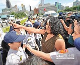 府外高喊還我正義　原民嗆：蔡英文道歉像扮家家酒