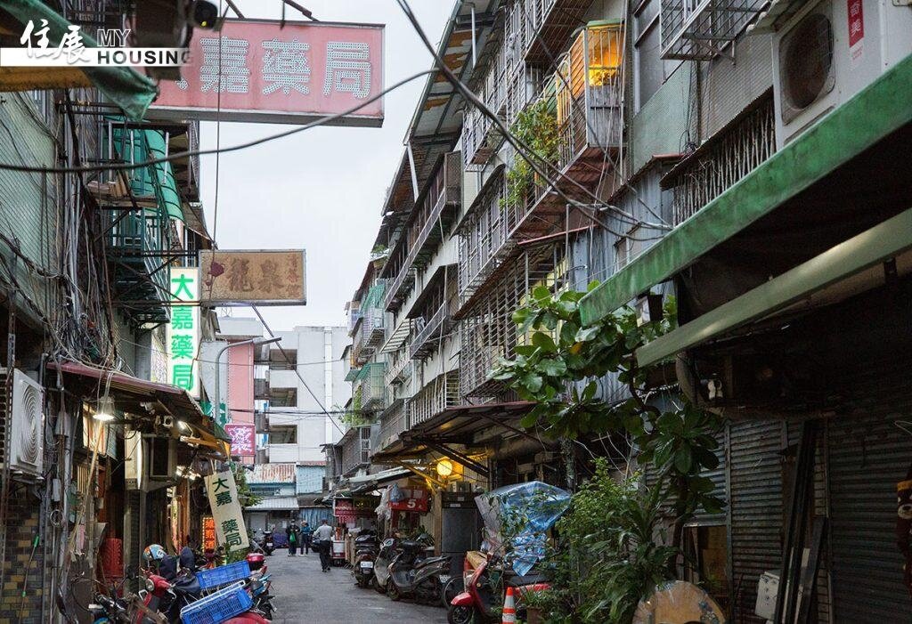 高度都市化、老屋密集的環境，比許多人想像得更依賴長期而細緻的公共維護。