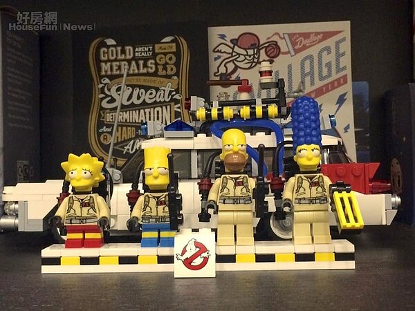 9.除了籃球公仔,其他像是麥法蘭吊卡、樂高玩具或是一些國內外的設計施玩具,洪元建也有一大堆。