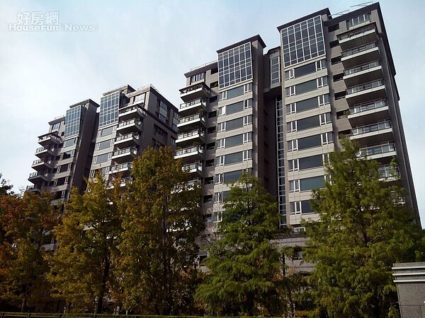 3.輕井澤和冠德來特莊園僅一街之隔。