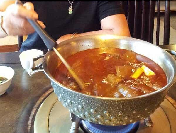 麻辣鍋香味辛烈，聞久了會覺得不舒服。（圖／好房資料中心）