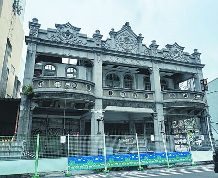 位於東區東門路上的市定古蹟許嵩煙故居,修復工程費用估7000萬元。(曹婷婷攝)