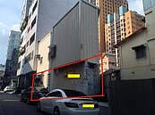 這款「鐵棺材」月租竟要4萬　網友都驚呆了！