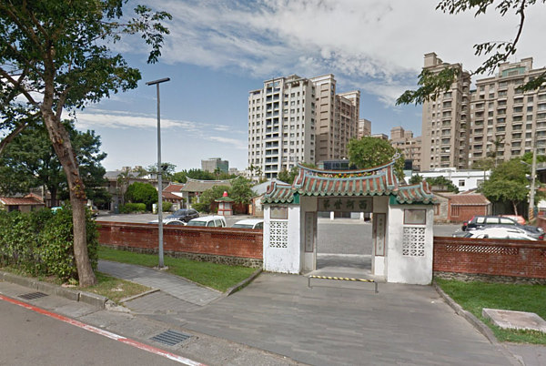 新竹露天坐板凳看電影。（翻攝自Google Map）