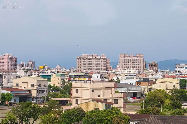 旅日作家根據過去日本房市泡沫化的經驗指出,台灣房價就算跌到1/2也不足為奇。(好房網News記者張聖奕攝影)