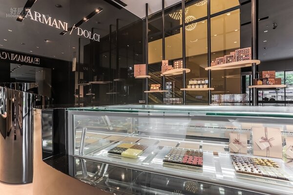 MOT明日聚落的Armani／Dolc甜點專賣店。（好房資料中心）