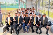 永慶力挺基層棒球捐贈經費　力挺高雄中正國小少棒隊