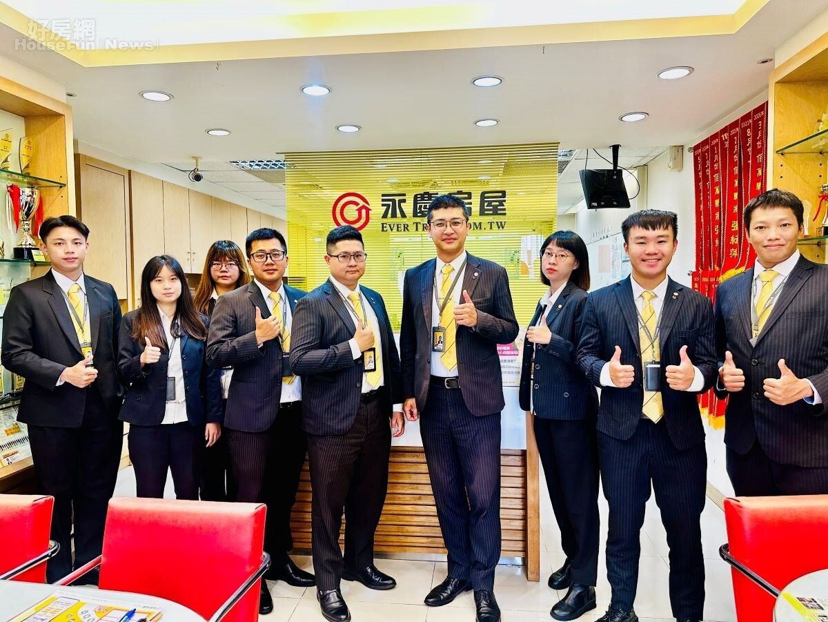 永慶房屋店長程奕帆分享帶領門店就像組隊打團戰,需要依照夥伴專長安排分工,發揮團隊最大效能。圖/永慶房產集團提供