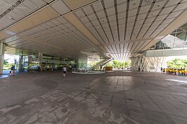 總圖一樓為開放空間，許多展演活動會在此舉辦。