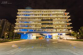 總圖的夜景十分迷人，但是要注意晚上十點之後就會關燈。