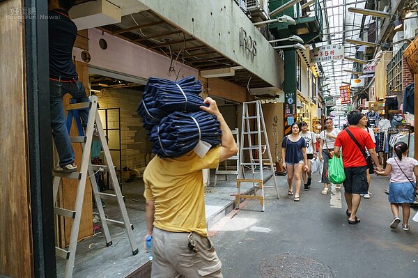 五分埔商圈(好房網News記者張聖奕攝影)