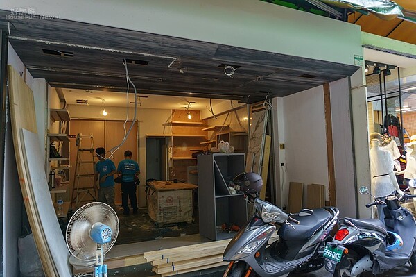 店面租金調漲,讓不少商家只得轉移陣地。(好房網News記者張聖奕攝影)