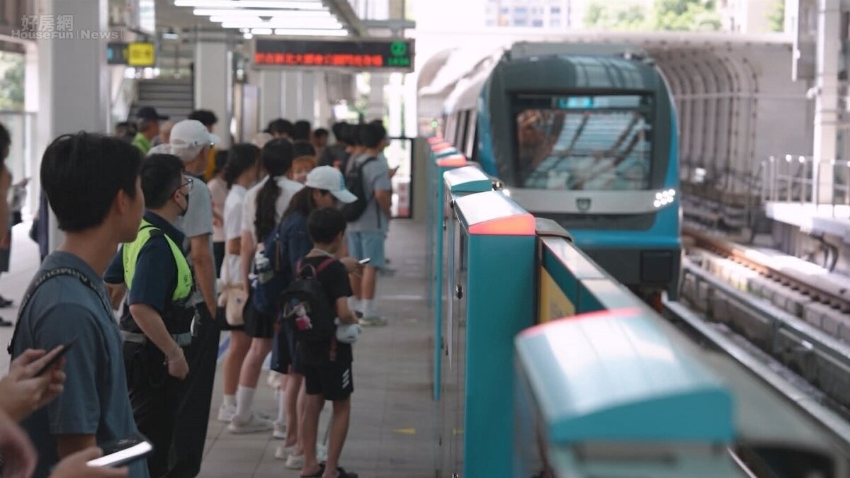 三鶯線首月運量突破98萬人次。圖／新北市政府提供